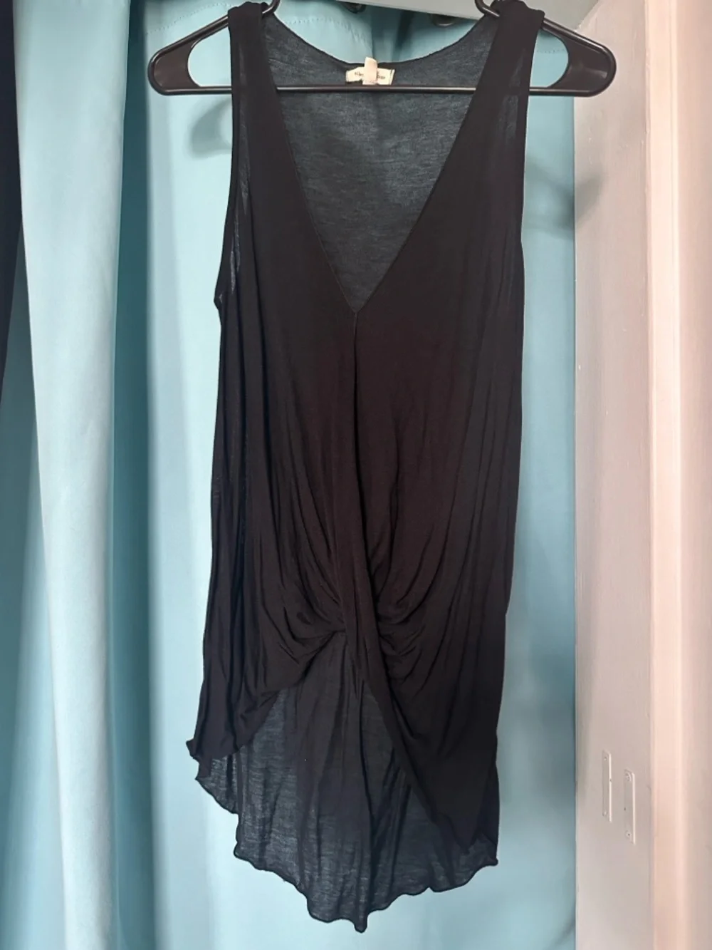 silence + noise Black Twist-Front V-Neck Tank - Picture 1 of 7